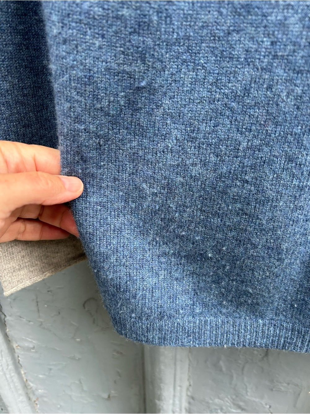 Gharani Strok London blue & grey Cashmere V neck sweater, size xs