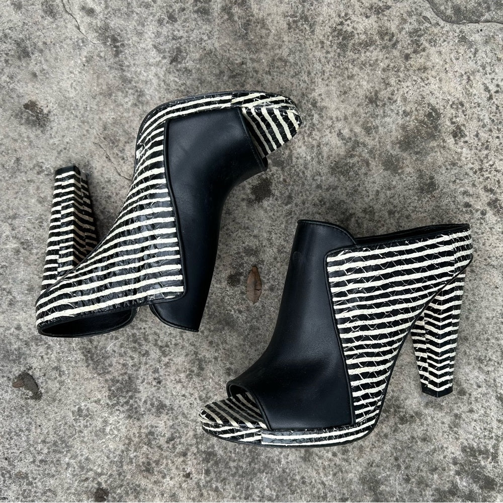 10 Crosby by Derek Lam Jiles Mules, size 8