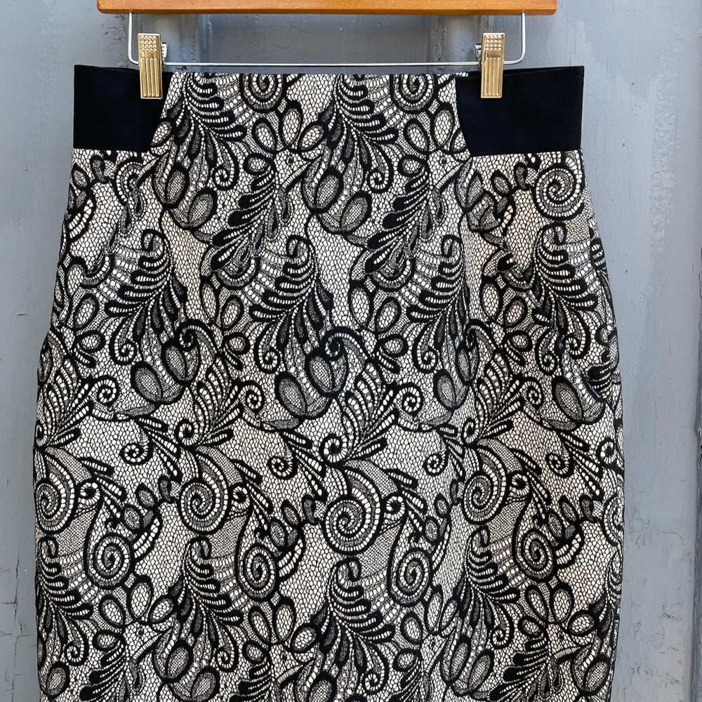 Bill Blass New York, black/ivory lace high waisted skirt with pockets, size 10