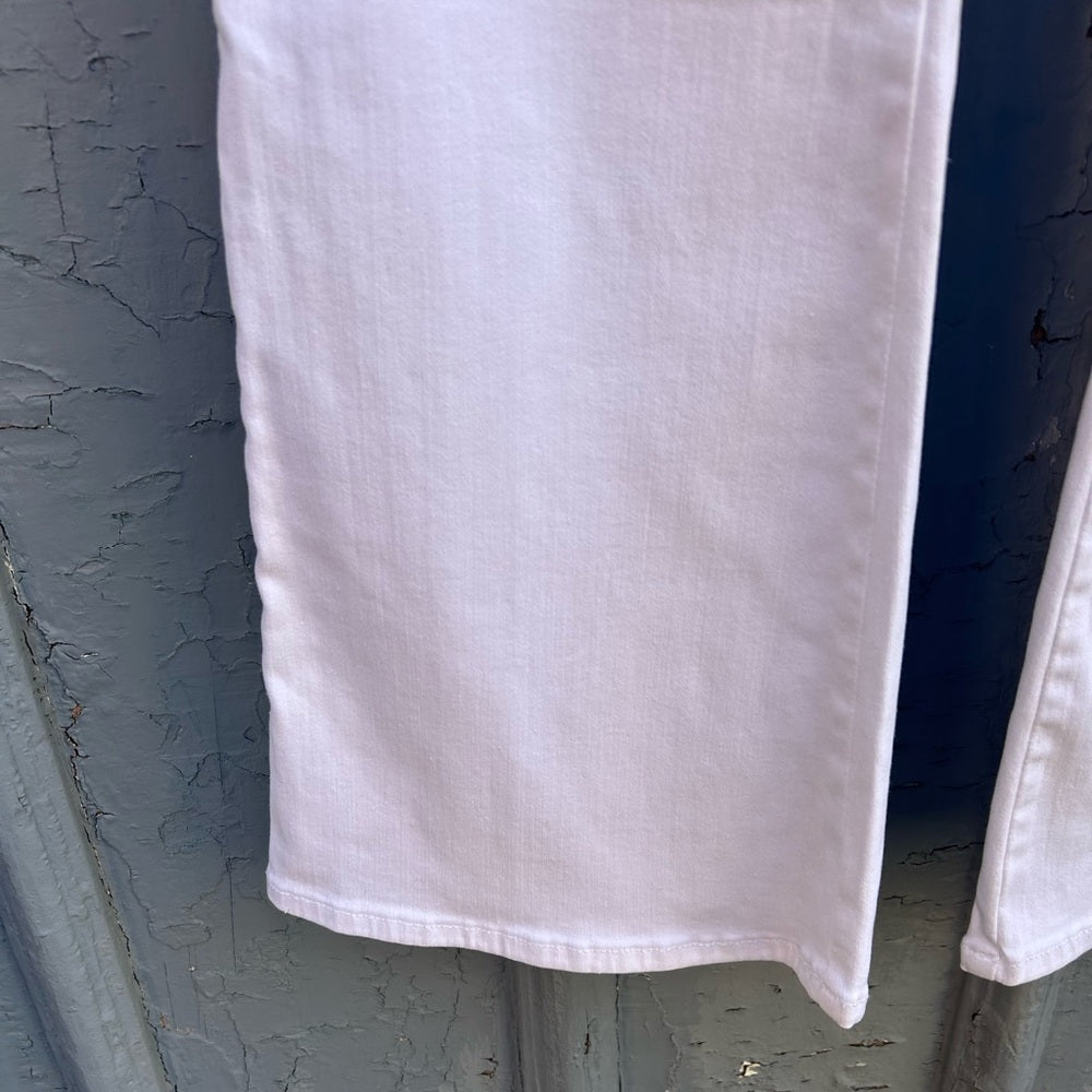 Frame White Jet Set Flare, BNWT, size 2 (Waist 30-34)