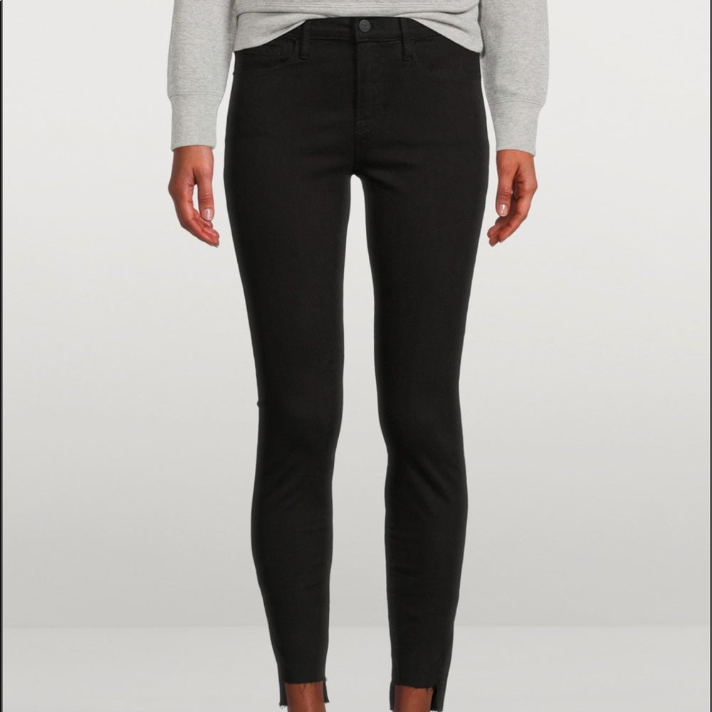 FRAME Le Skinny De Jeanne Step Hem Jeans size 26