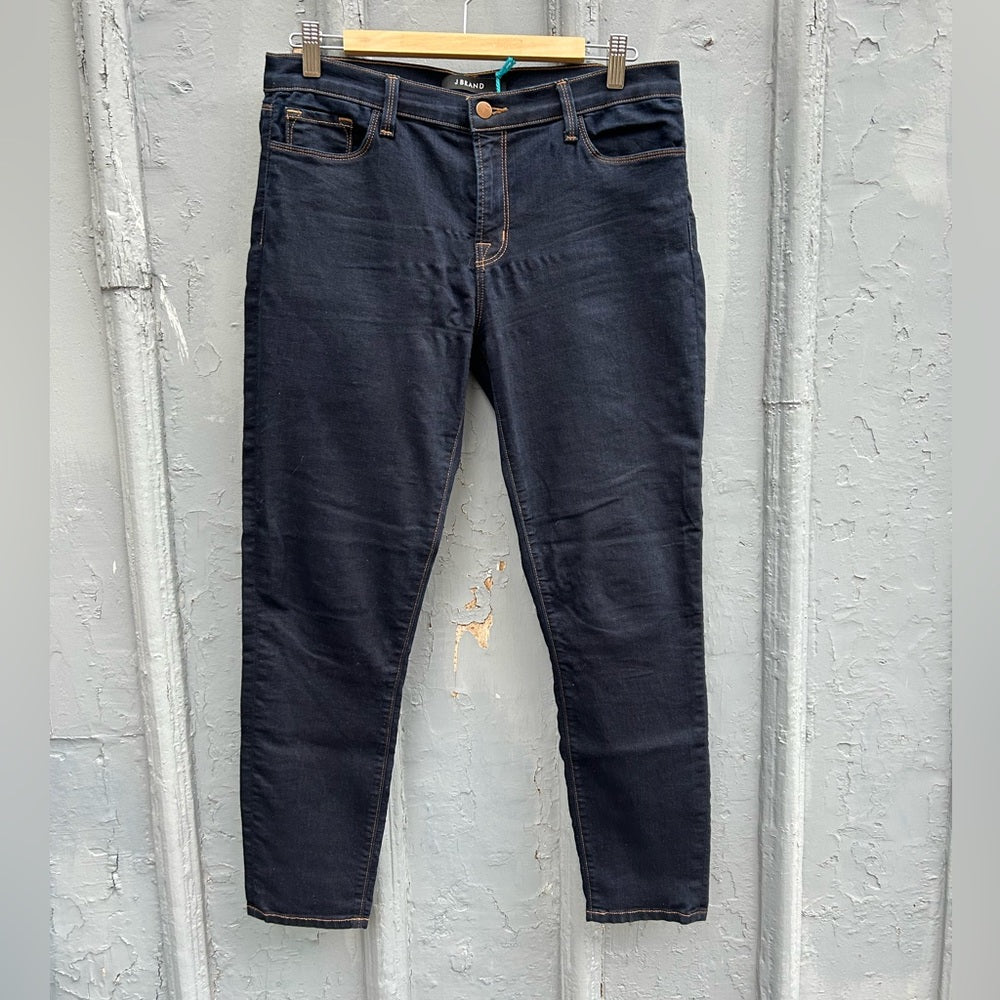 J Brand Mid Rise Capri, size 31