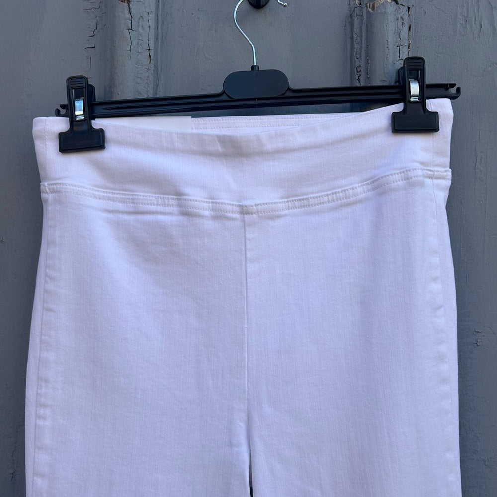 Frame White Jet Set Flare, BNWT, size 2 (Waist 30-34)