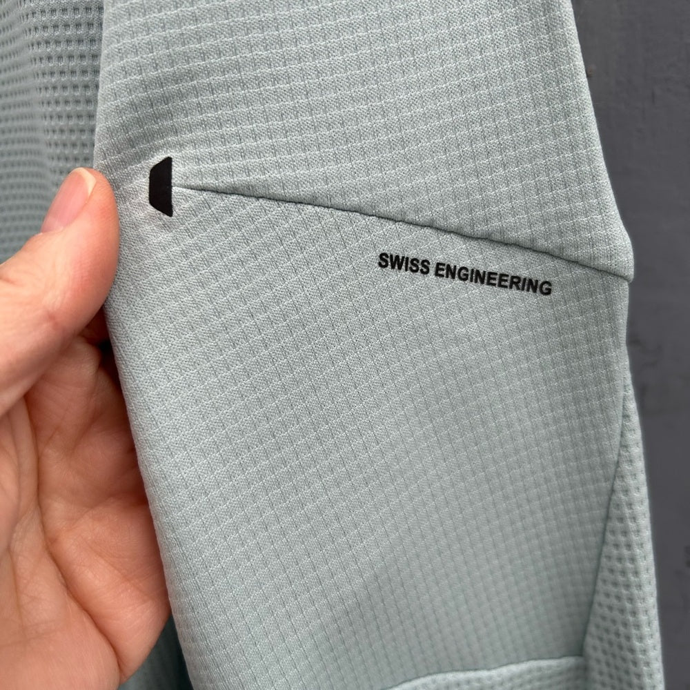On Running Climate Shirt, size Large