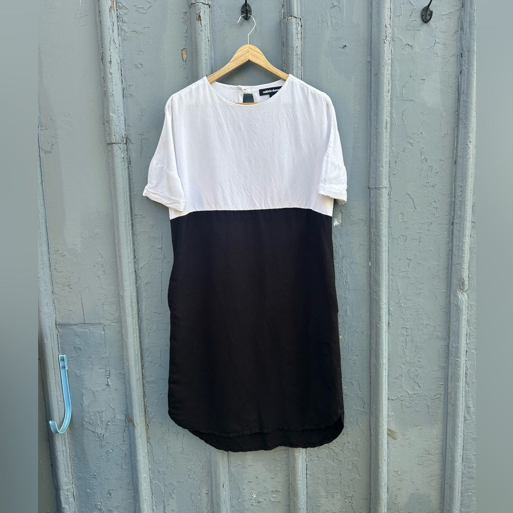 Valerie Dumaine Dionne Linen blend black and white dress, size XS (oversized)