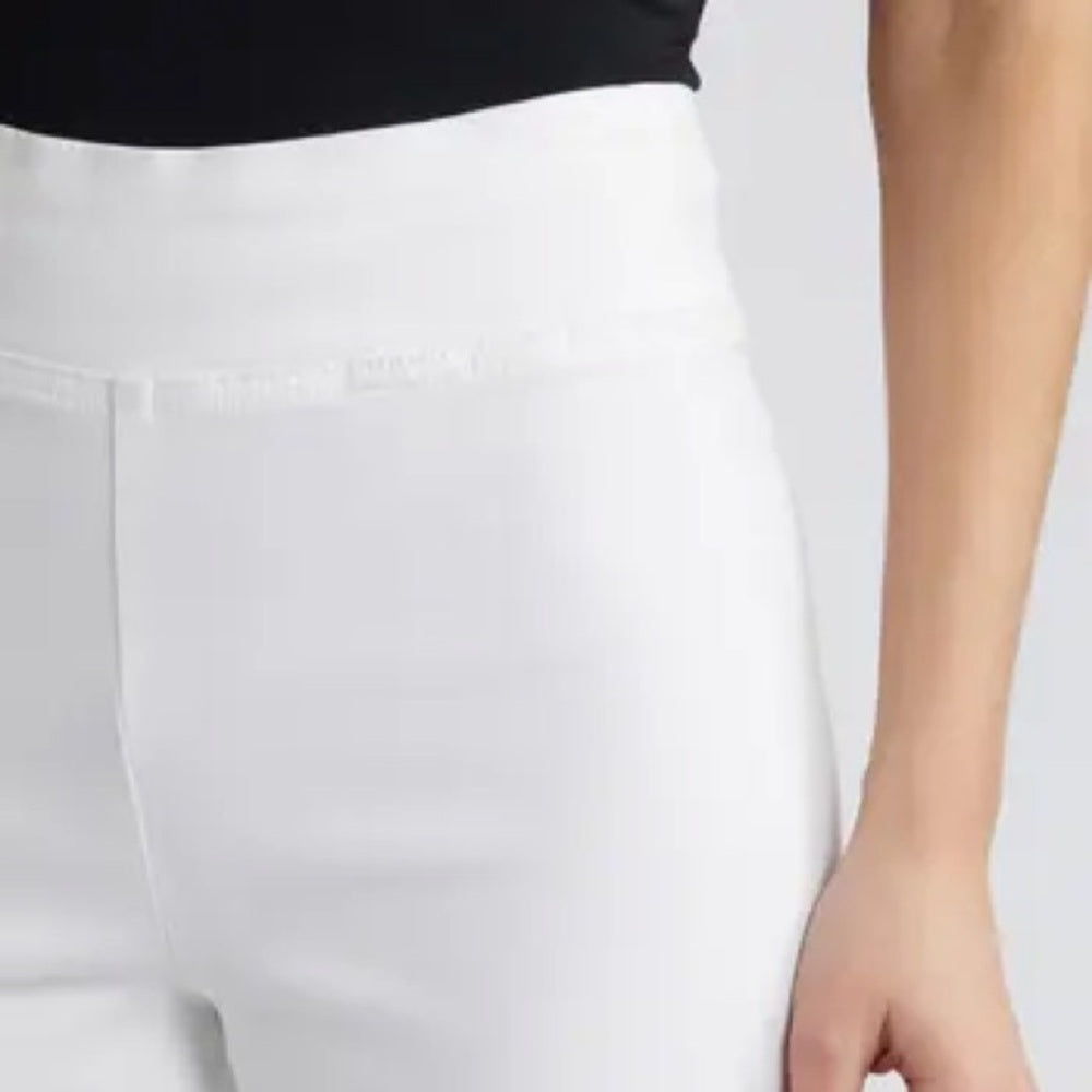 Frame White Jet Set Flare, BNWT, size 2 (Waist 30-34)