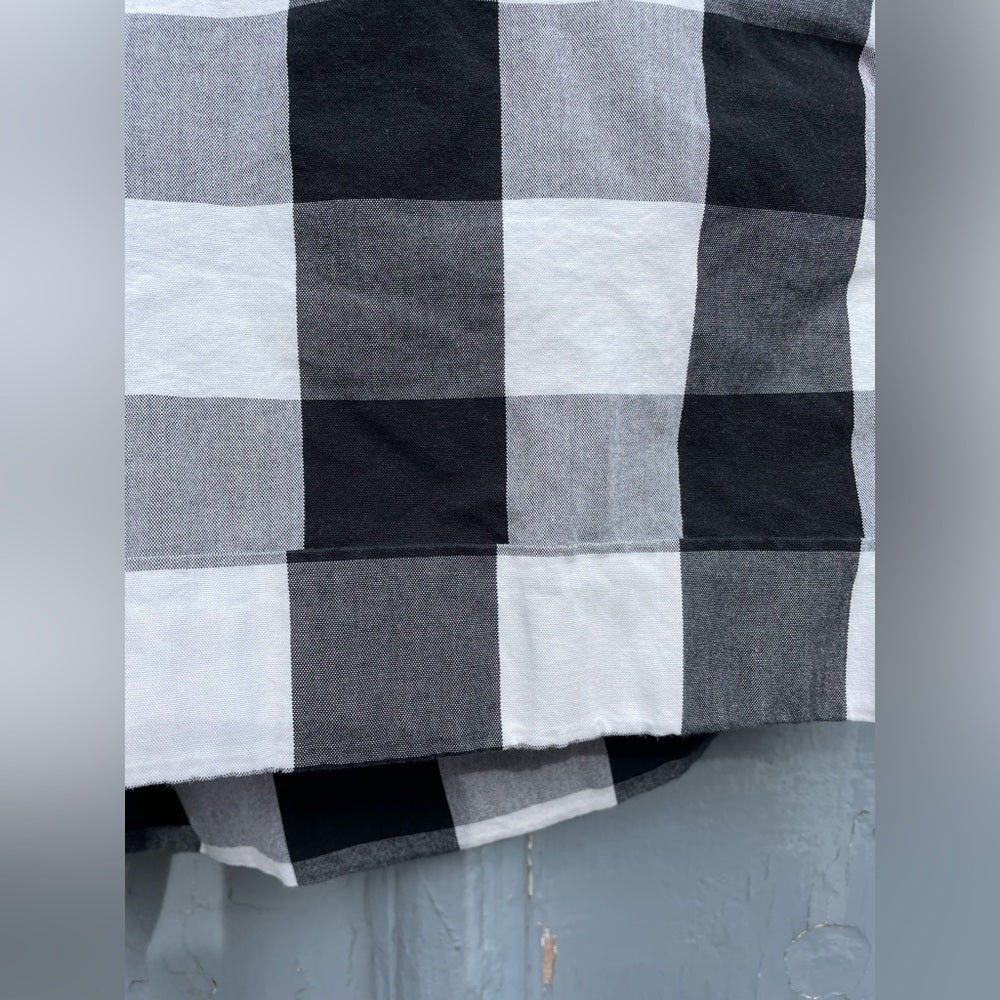Ann Taylor Loft shorts Black White Oversize Plaid check, size 10