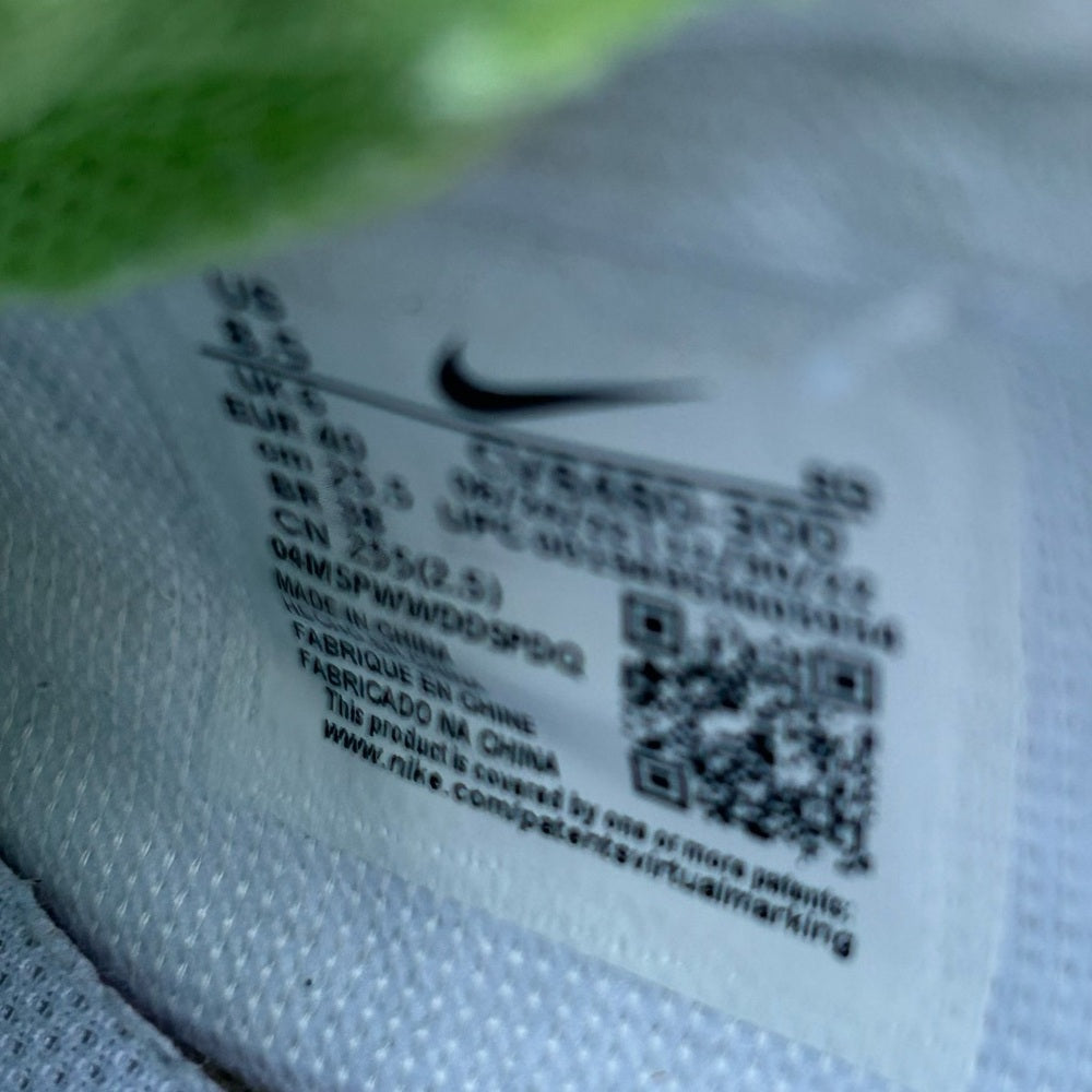 Nike Air Force 1 Shadow SE ‘Pixel Swoosh - Barely Green’, size 8.5