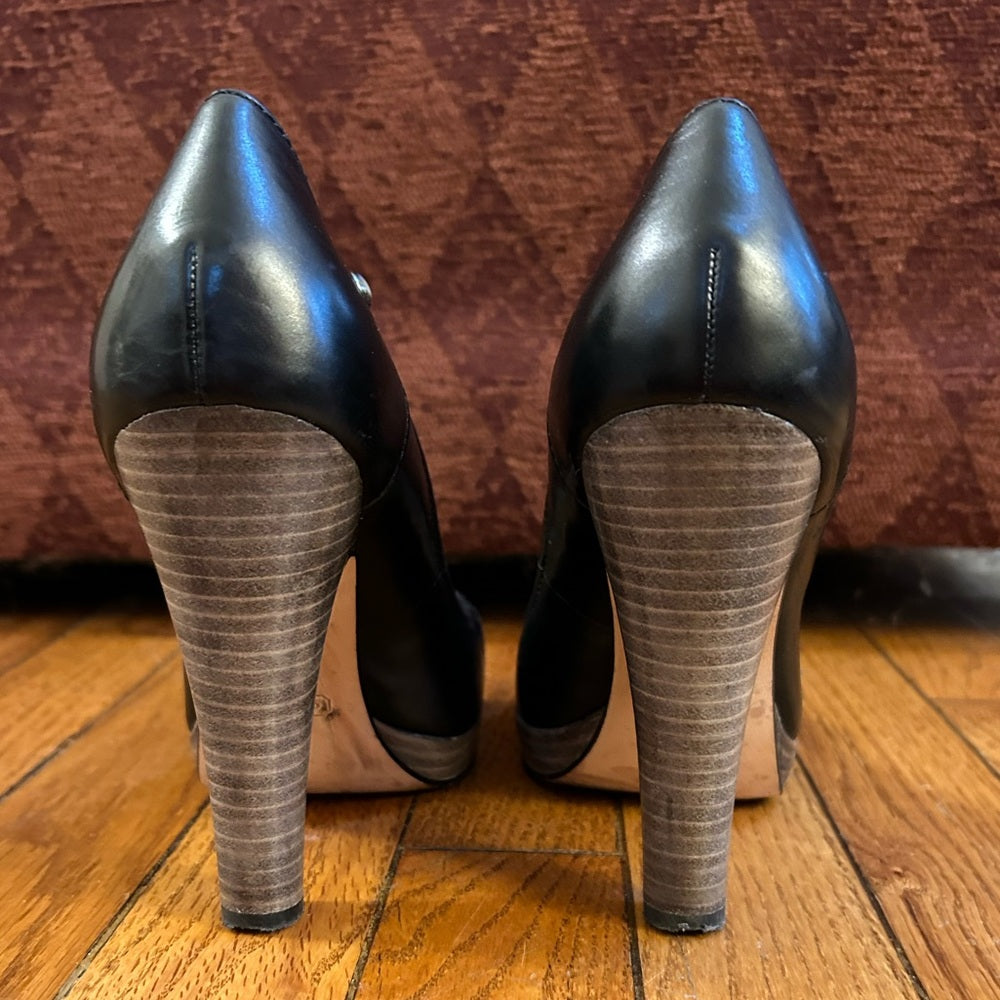 Coach Black Arista Buckle Stacked Heels, size 6