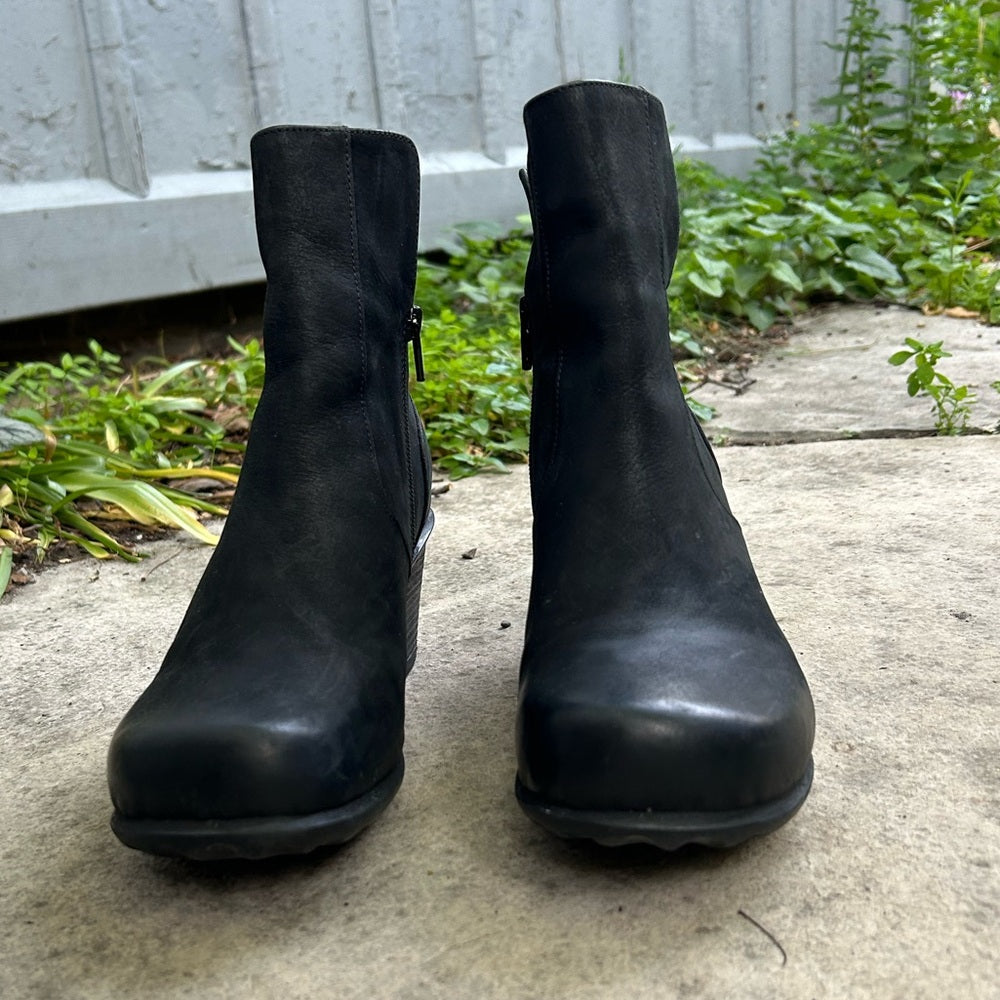 John Fluevog Rosy Bootie, size 9.5