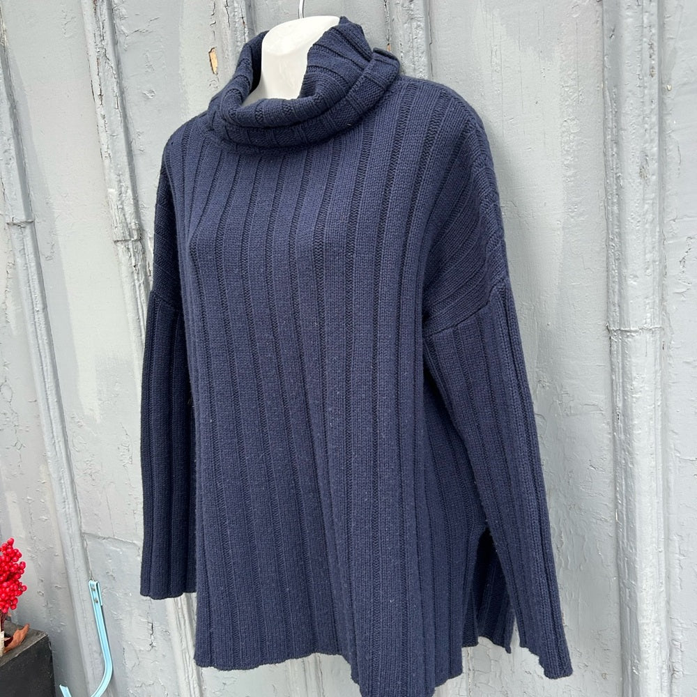 Allude Wool Cashmere Ribbed turtleneck, size Small