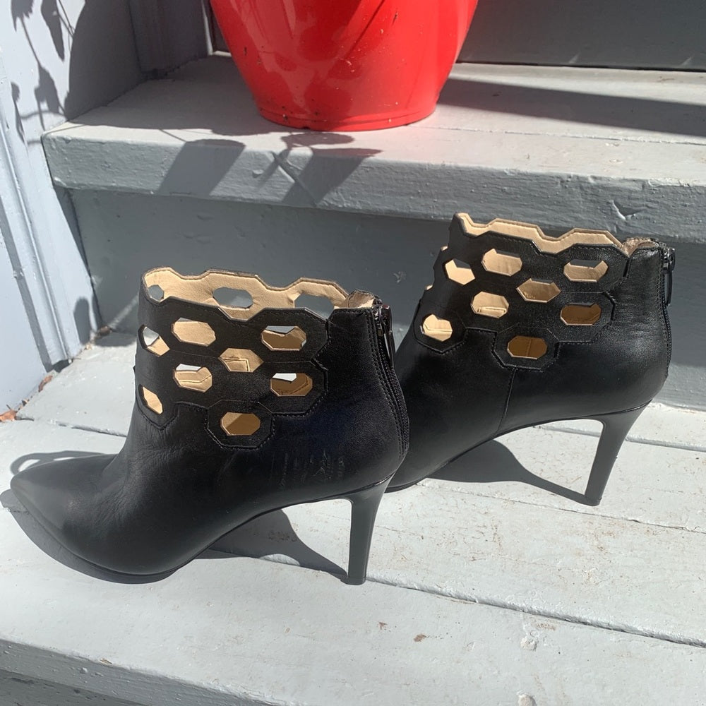 Charly Amar geometric claudine bootie, size 9