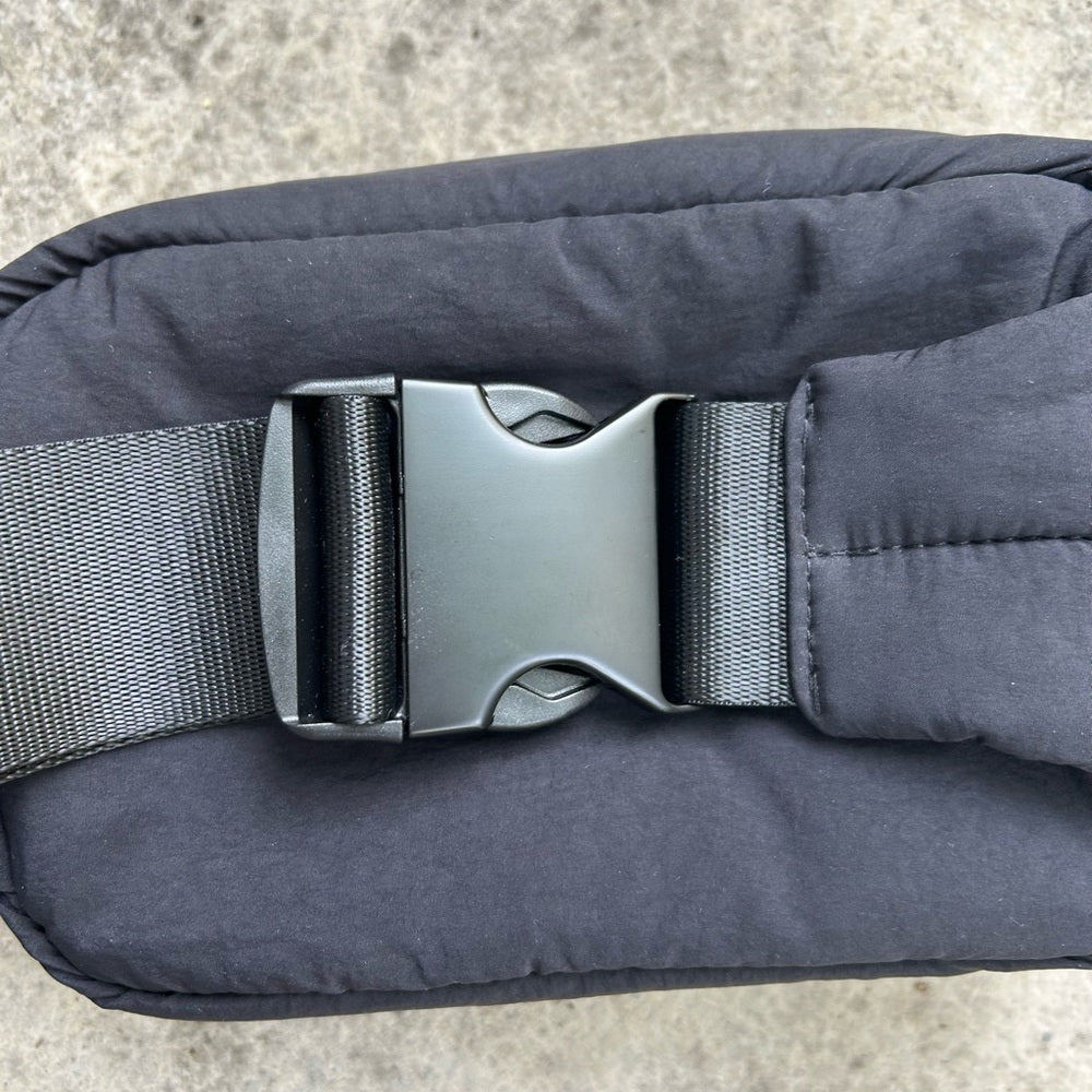 Carta Everything Fanny Pack, 8”x5”x3”