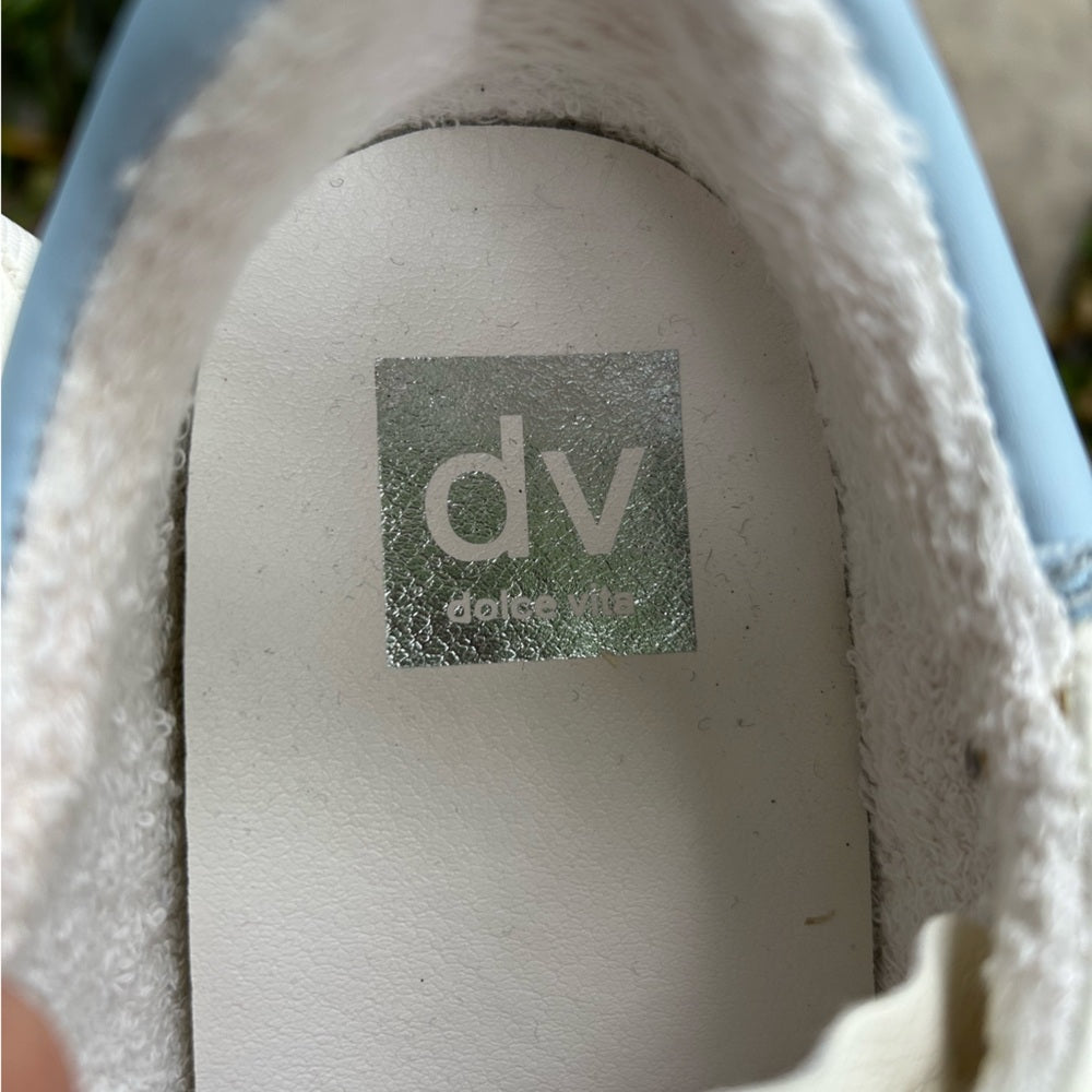 Dolce Vita Retro Harmony Velcro sneakers, size 6