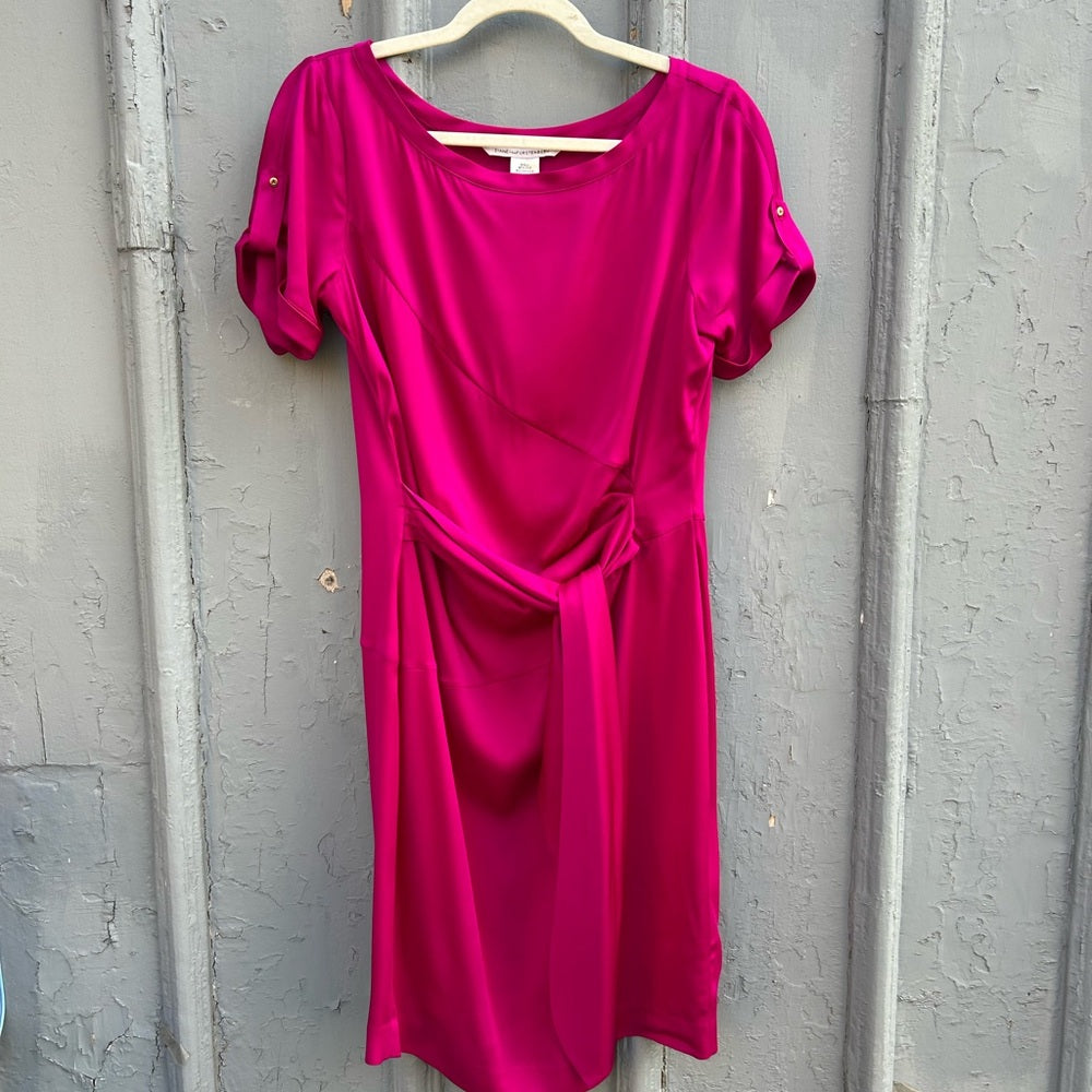 Diane Von Furstenberg Silk Leron Dress, size 10