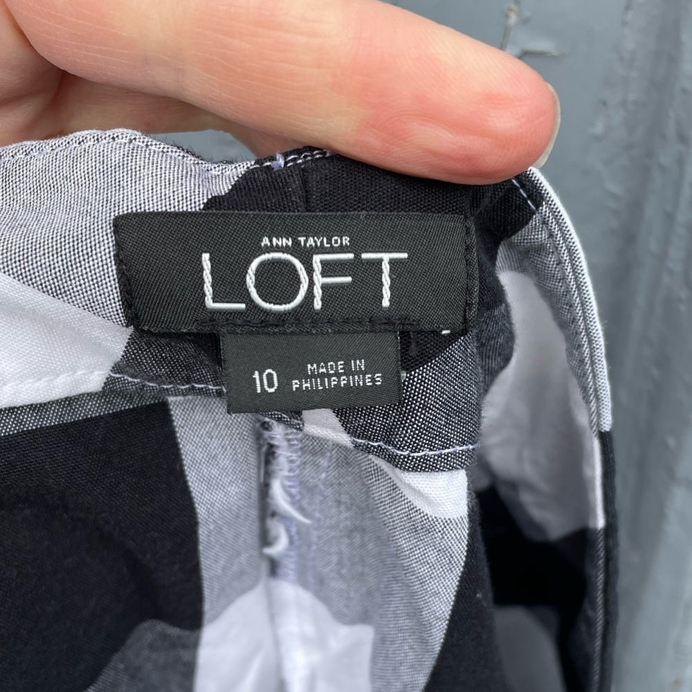 Ann Taylor Loft shorts Black White Oversize Plaid check, size 10