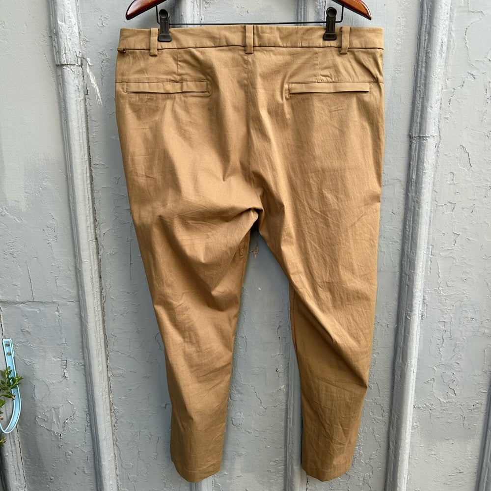 Lululemon Commission Pant Classic, size 38