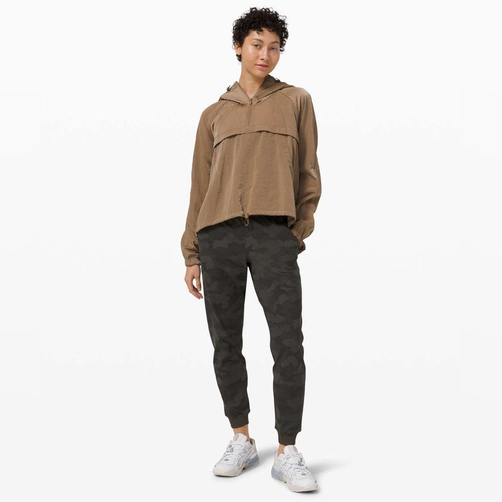 Lululemon On the Fly Jogger, size 8