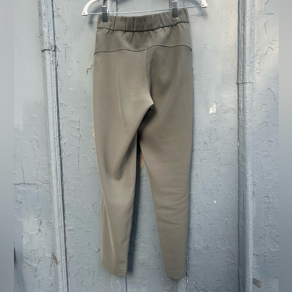 Lululemon On The Fly Joggers, size 2