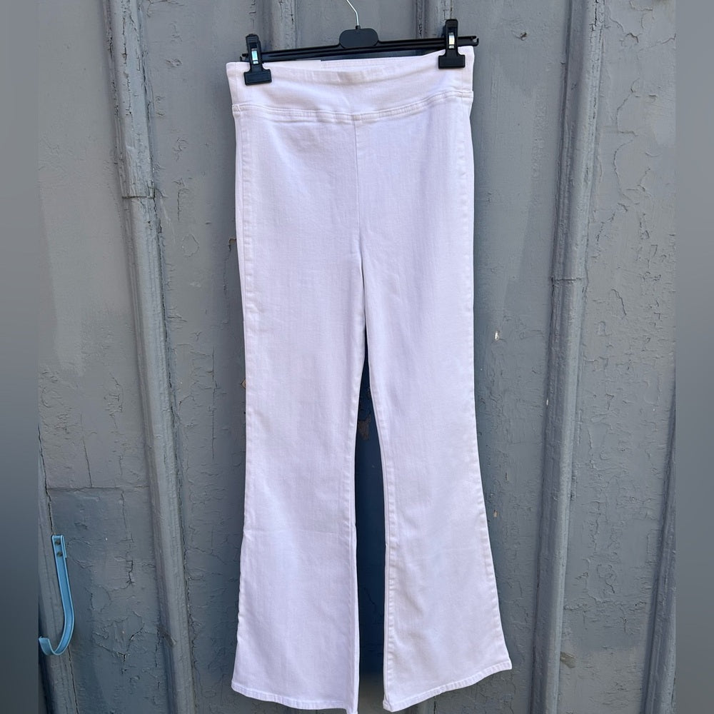 Frame White Jet Set Flare, BNWT, size 2 (Waist 30-34)
