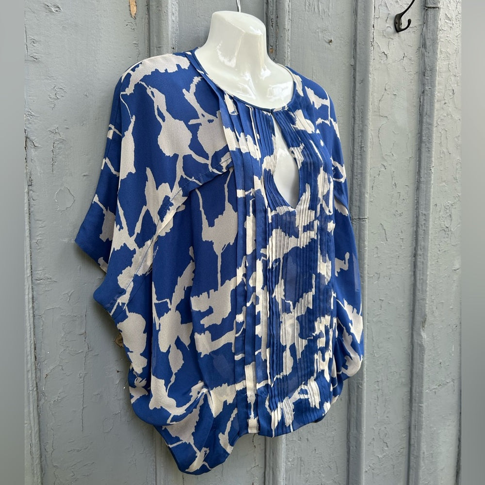 Diane Von Furstenberg Blue Silk Khalila Chiffon blouse, size Small