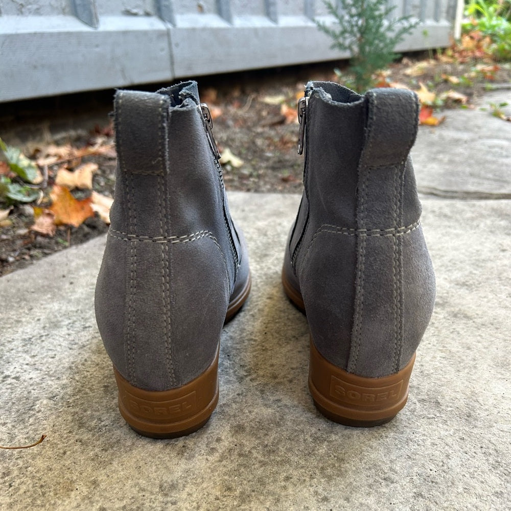 Sorel Grey Suede Evie ll Chelsea Boot, size 9.5