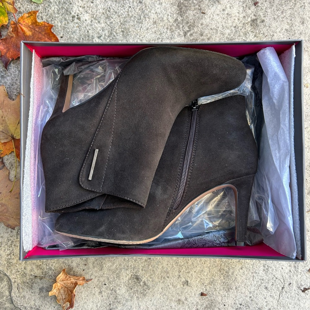 Vince Camuto Charlotte Suede Ankle boots, size 9.5