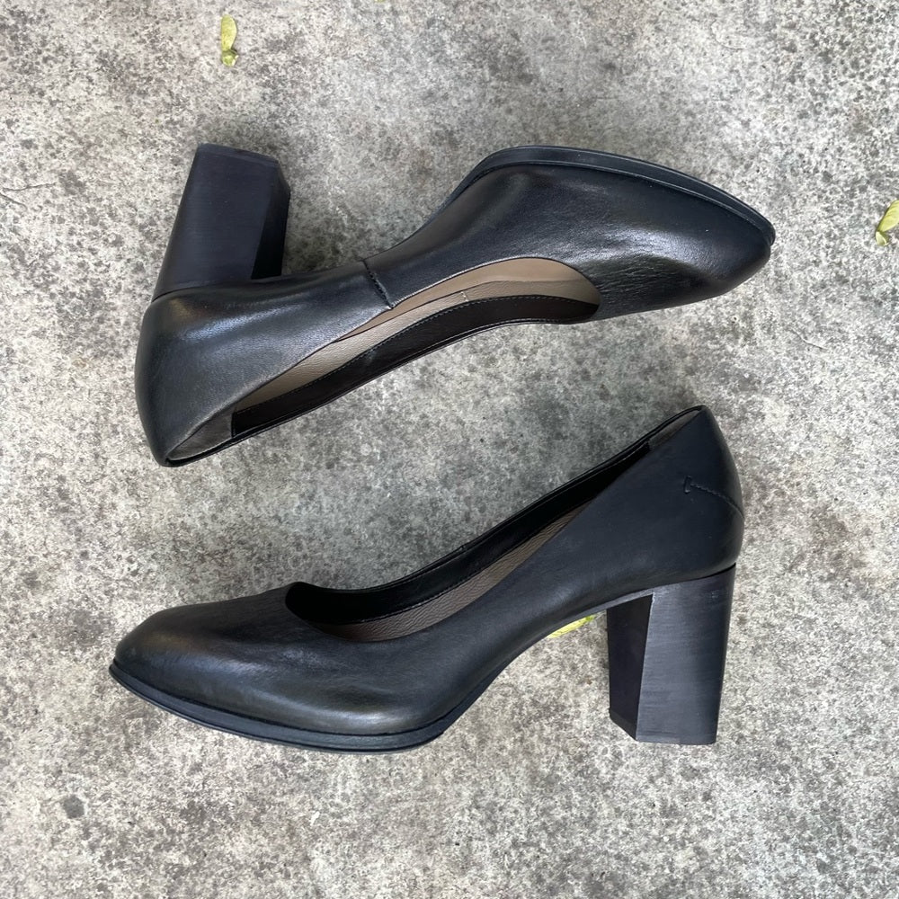 Costume National Black Pump Block Heel Shoes, size 37.5