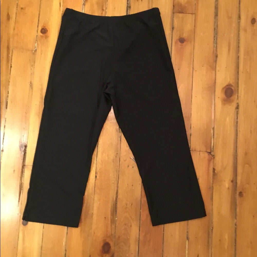 Nike/ Liz Lange maternity crops M