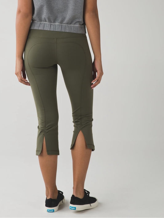 Lululemon Gather & Crow Crop II, size 12