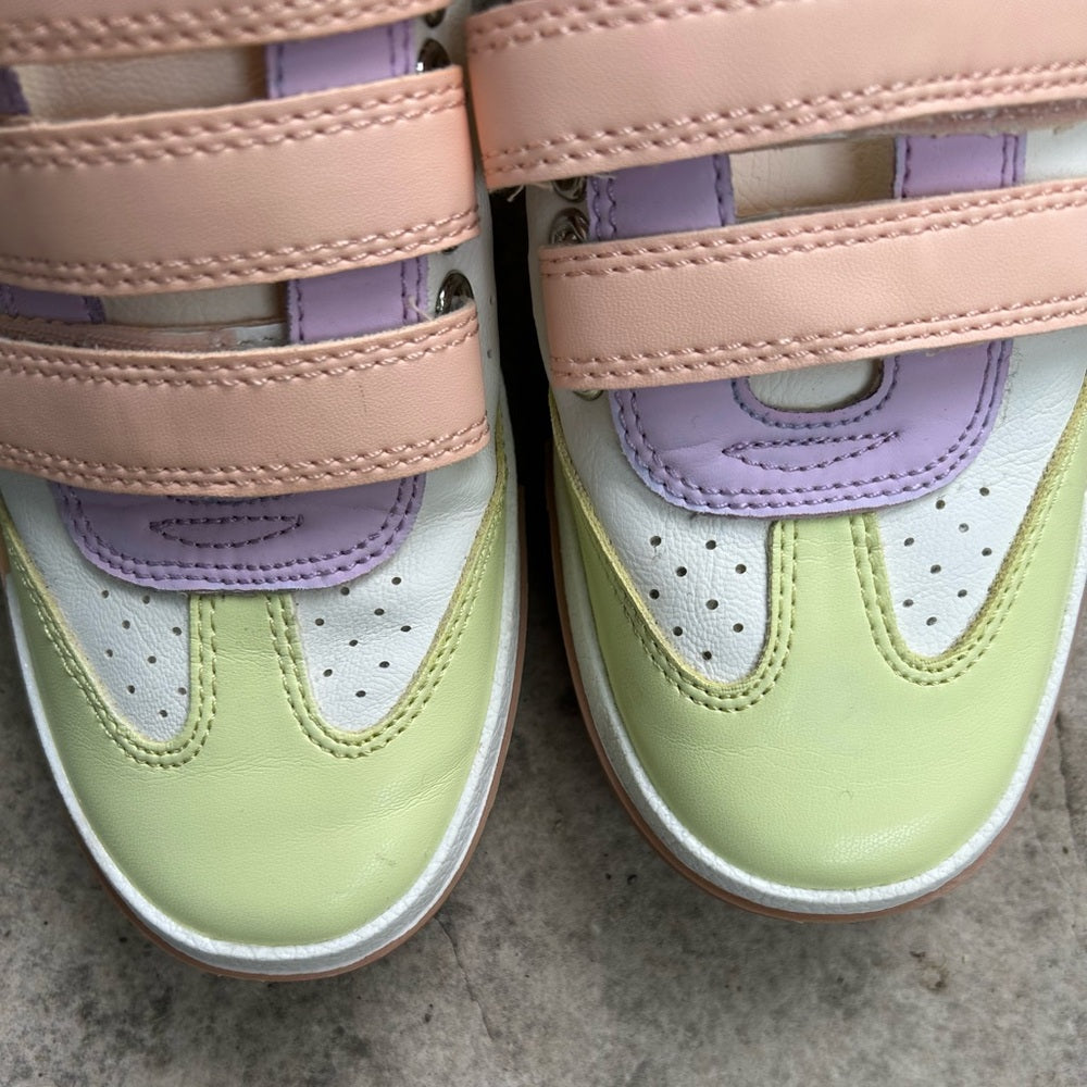 Dolce Vita Retro Harmony Velcro sneakers, size 6
