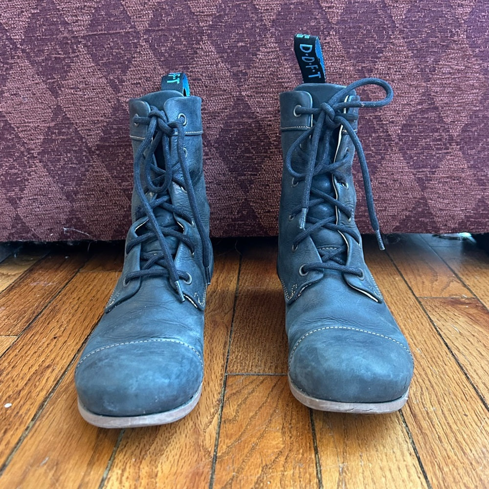 Fluevog Radio BBC Classic Lace-Up Boots, Women’s Size 7