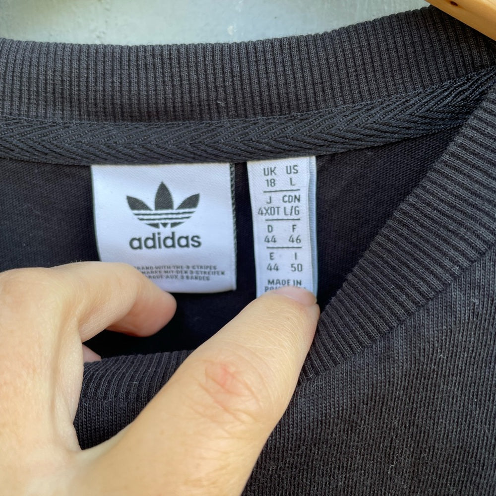 Adidas Shattered Trefoil T-Shirt, size Youth 18 (Small)