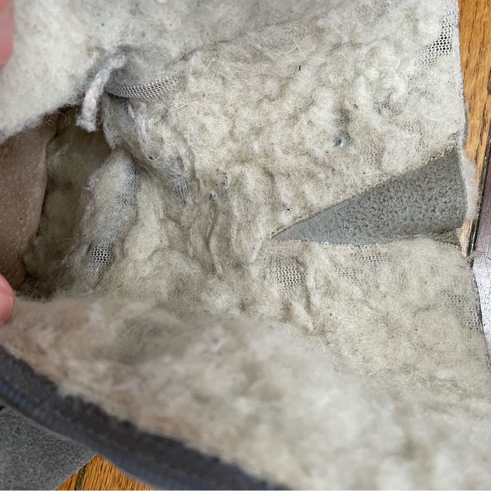 Jacadi Suede Sherpa lined ankle boots, size 1