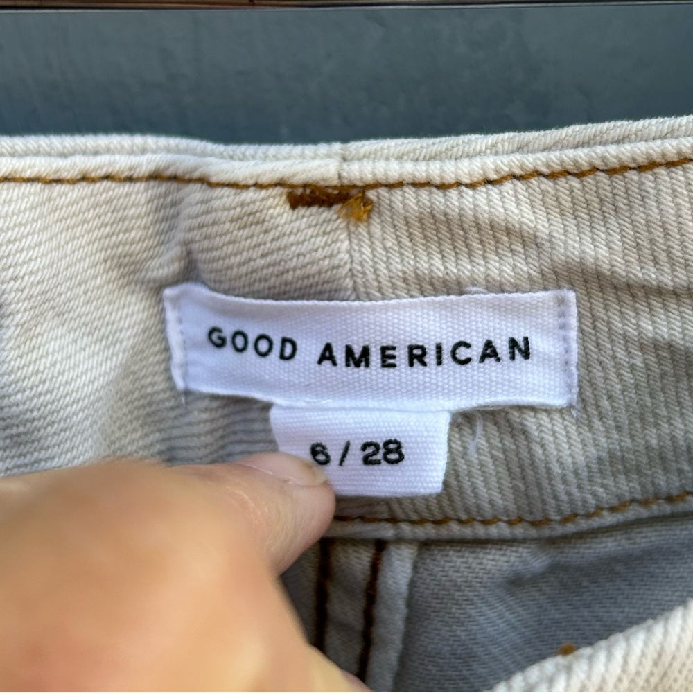 Good American 90’s Icon straight leg bone coloured jeans, size 6/28