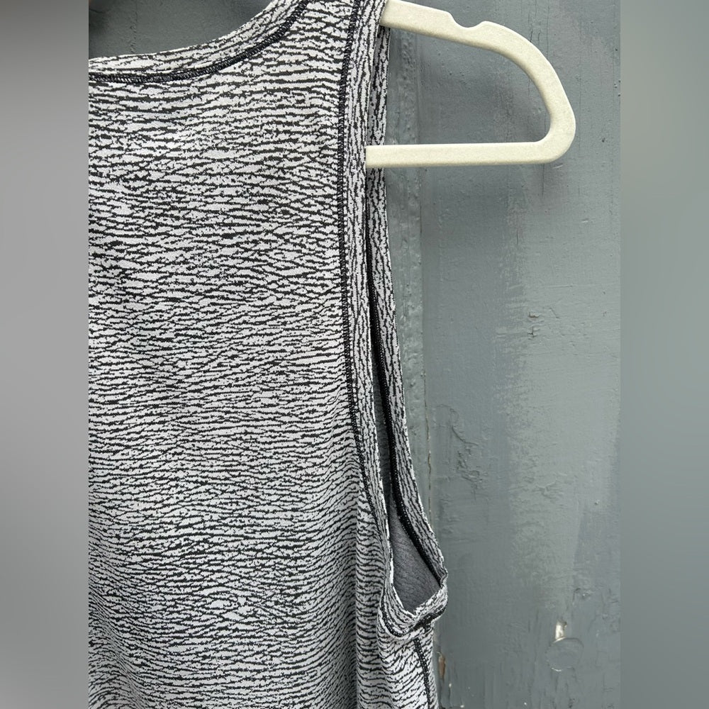 Lululemon Squad Goals Tank, size 8/10