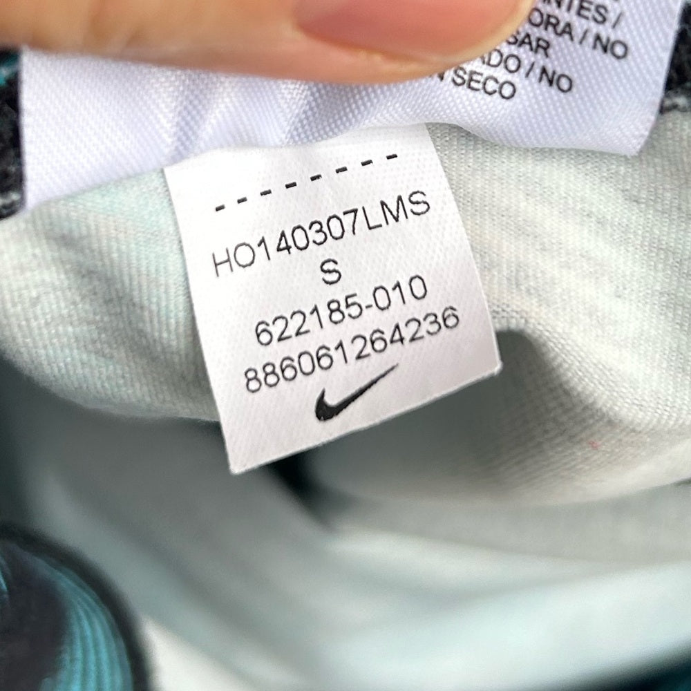 Nike Womens Legendary Waves Capri Tights, size Small