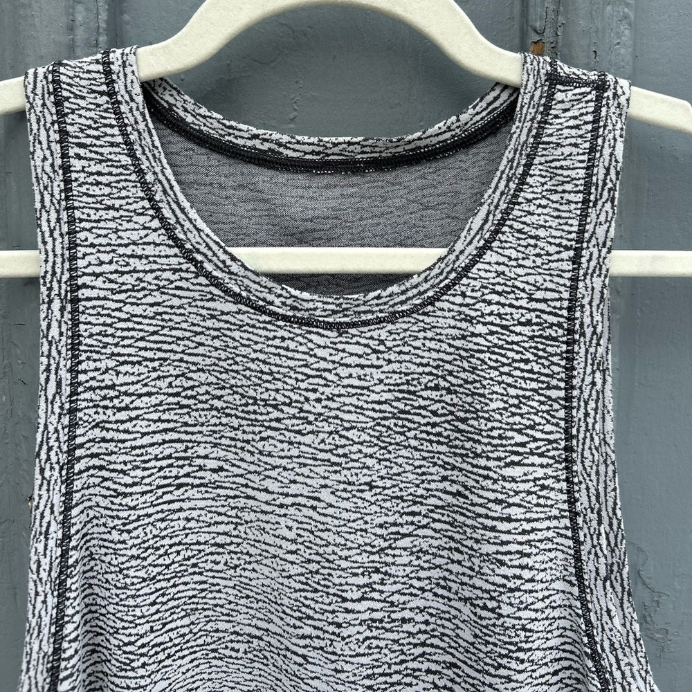 Lululemon Squad Goals Tank, size 8/10