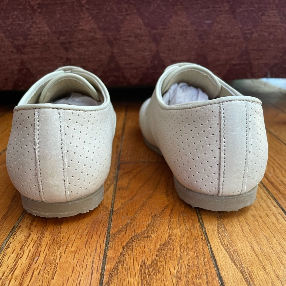 Anais & I New York Perforated Oxford shoes, BNWOT, size 33