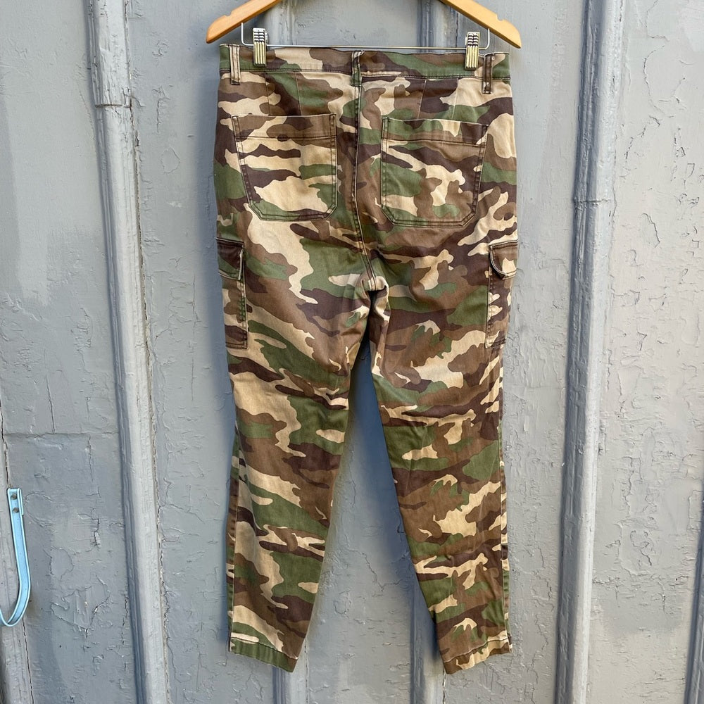 J. Crew 9" Cargo Camouflage Toothpick Pants, size 31