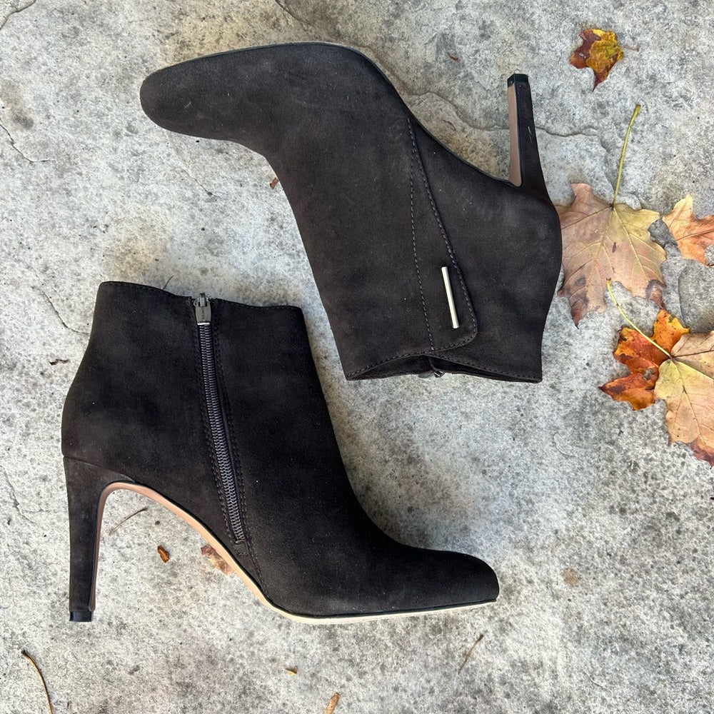 Vince Camuto Charlotte Suede Ankle boots, size 9.5