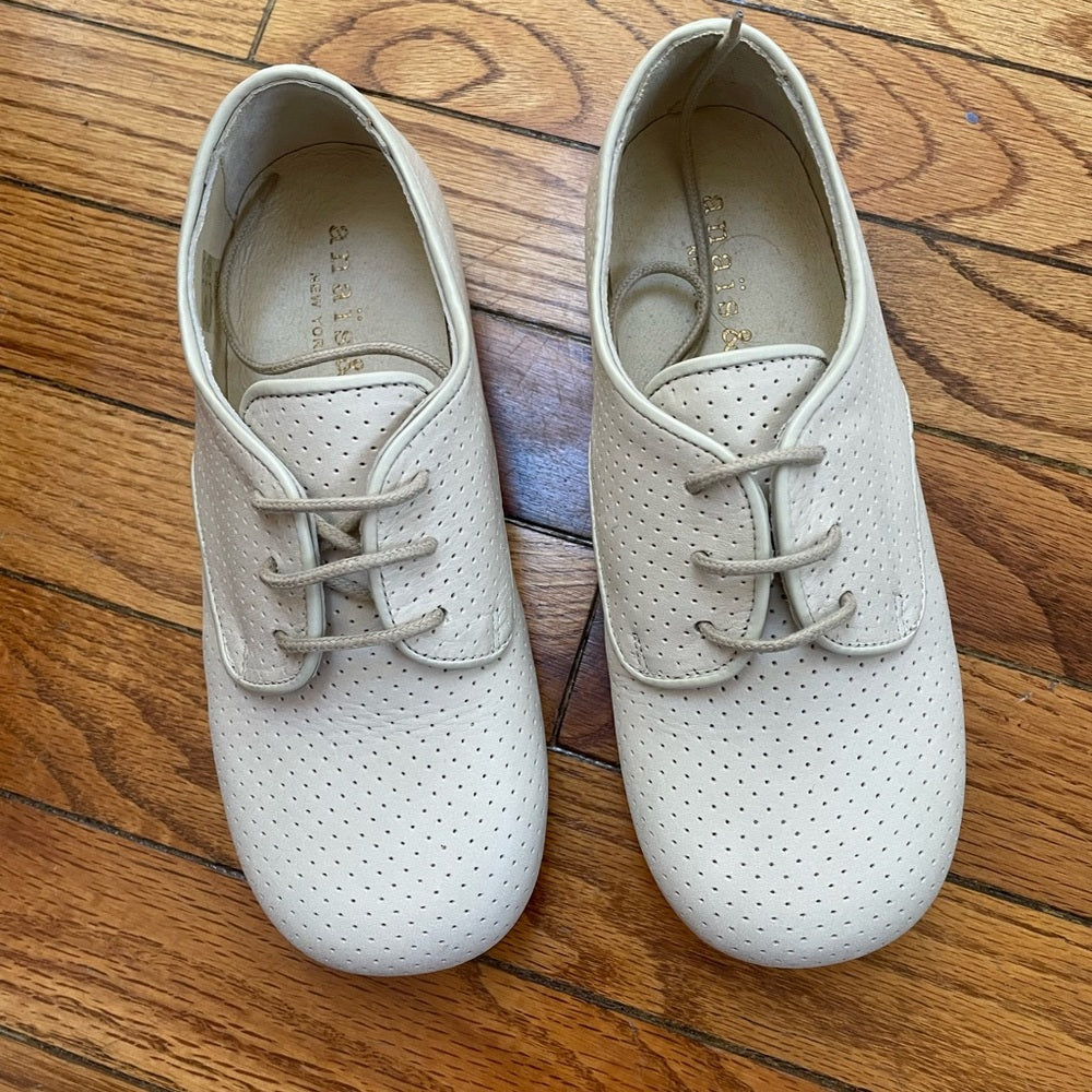 Anais & I New York Perforated Oxford shoes, BNWOT, size 33