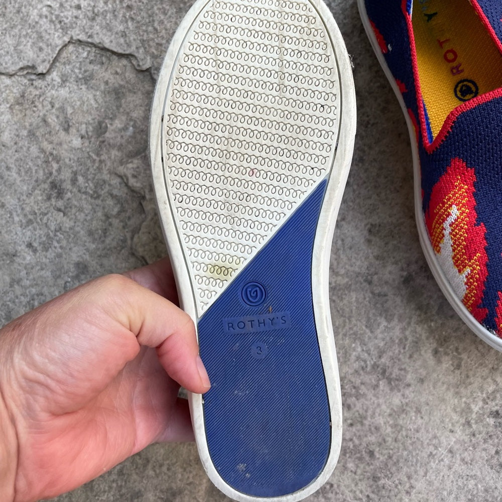 Rothys Kid’s Flame Slip On Sneaker Flats size 3