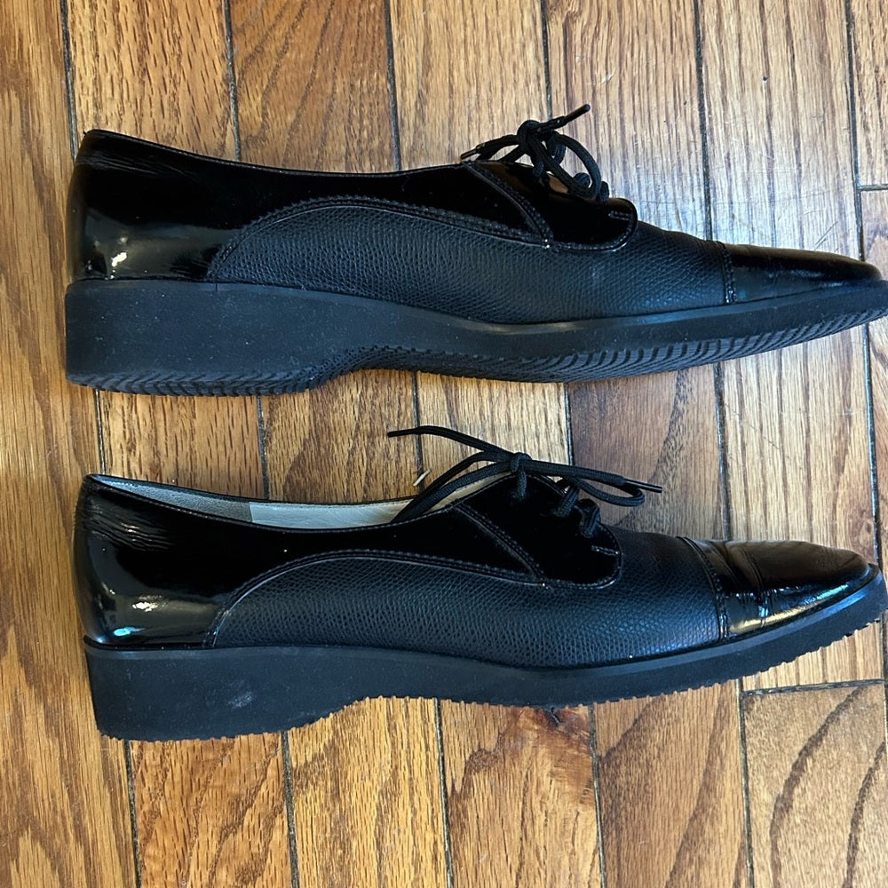 Salvatore Ferragamo lace up leather shoes, size 8.5