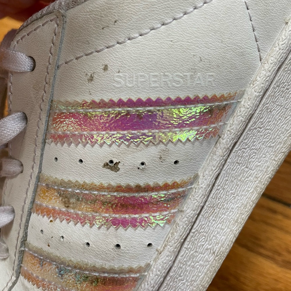 Adidas Superstar shoes with a touch of shine, size Y3 (adult 35)