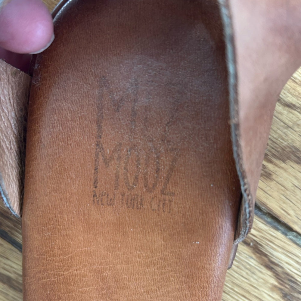 Miz Mooz Moore Sandal, size 40