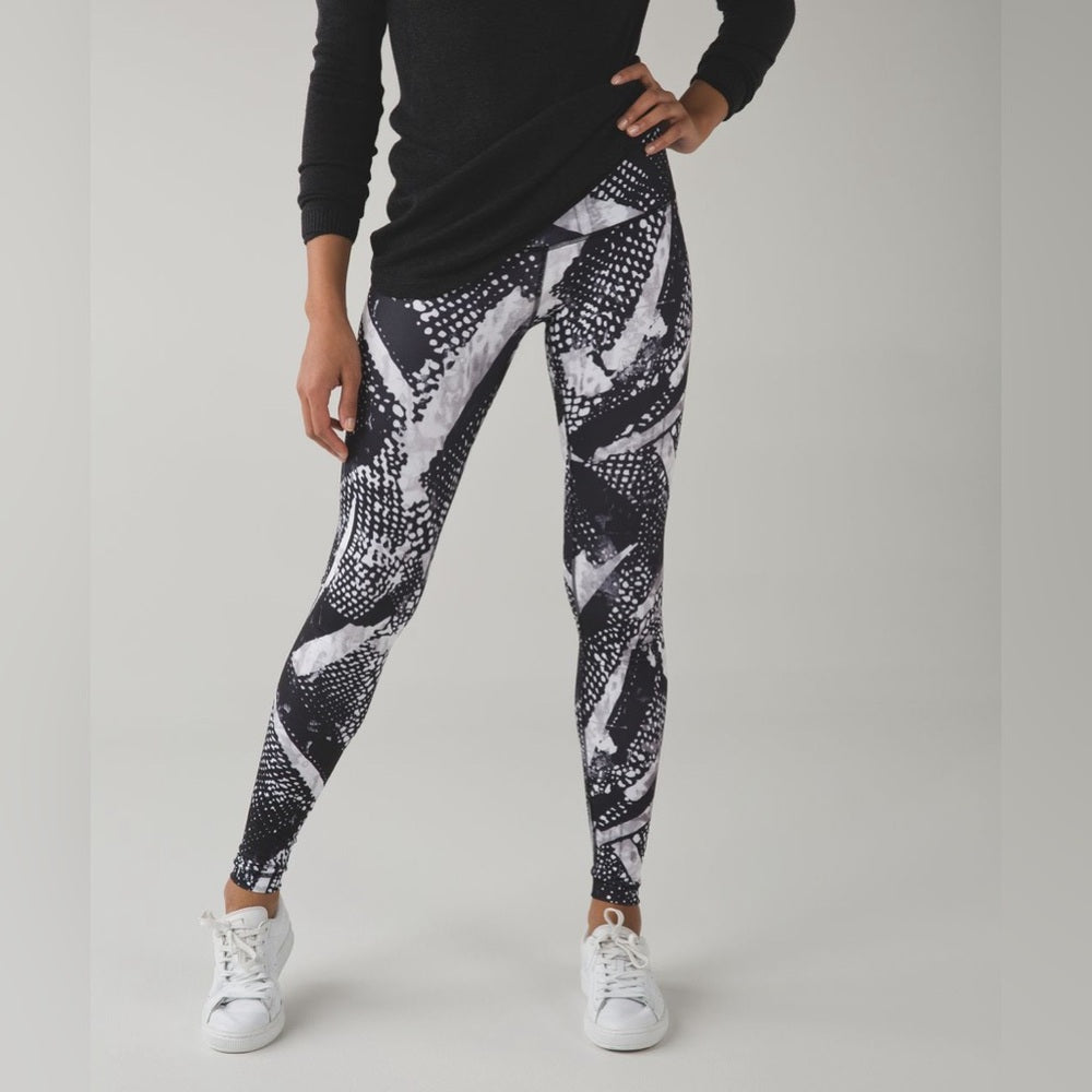 Lululemon Wunder Under Pant, size 6