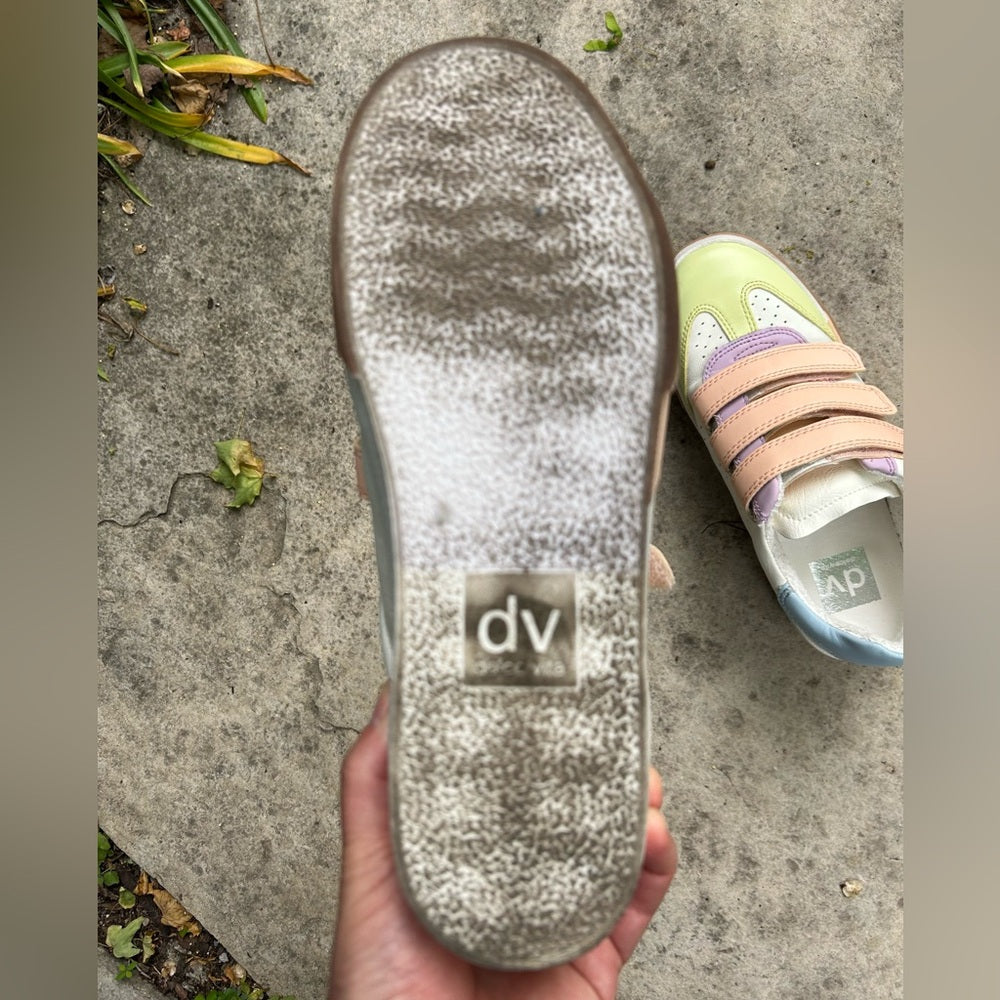 Dolce Vita Retro Harmony Velcro sneakers, size 6