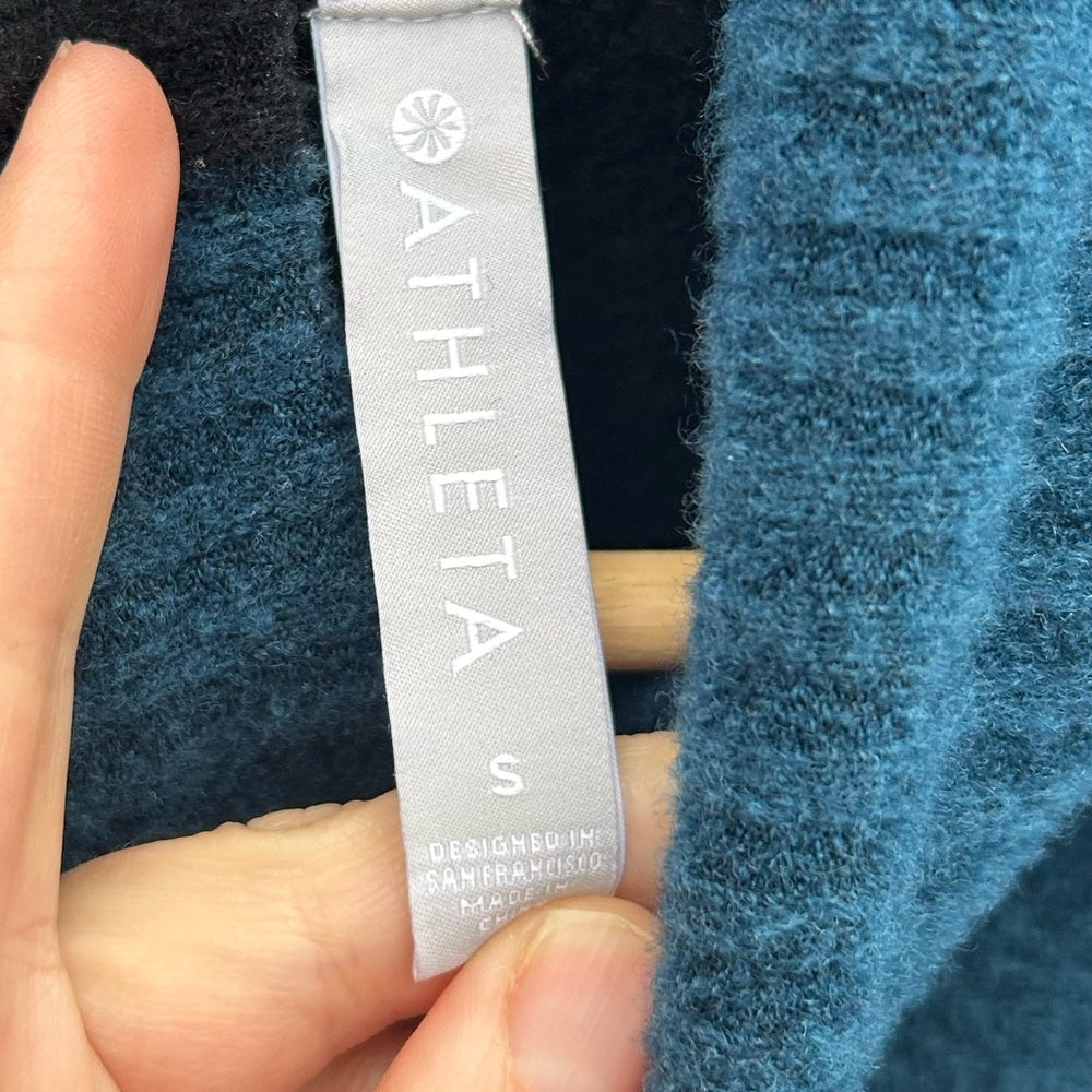 Athleta Merino Transit Colourblock turtleneck, size Small