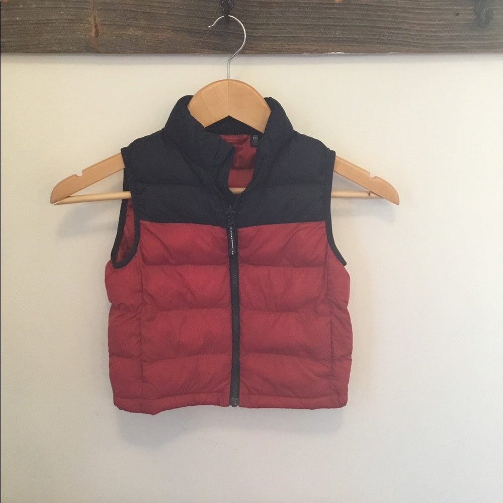 Uniqlo red/ blue insulated vest, size 4